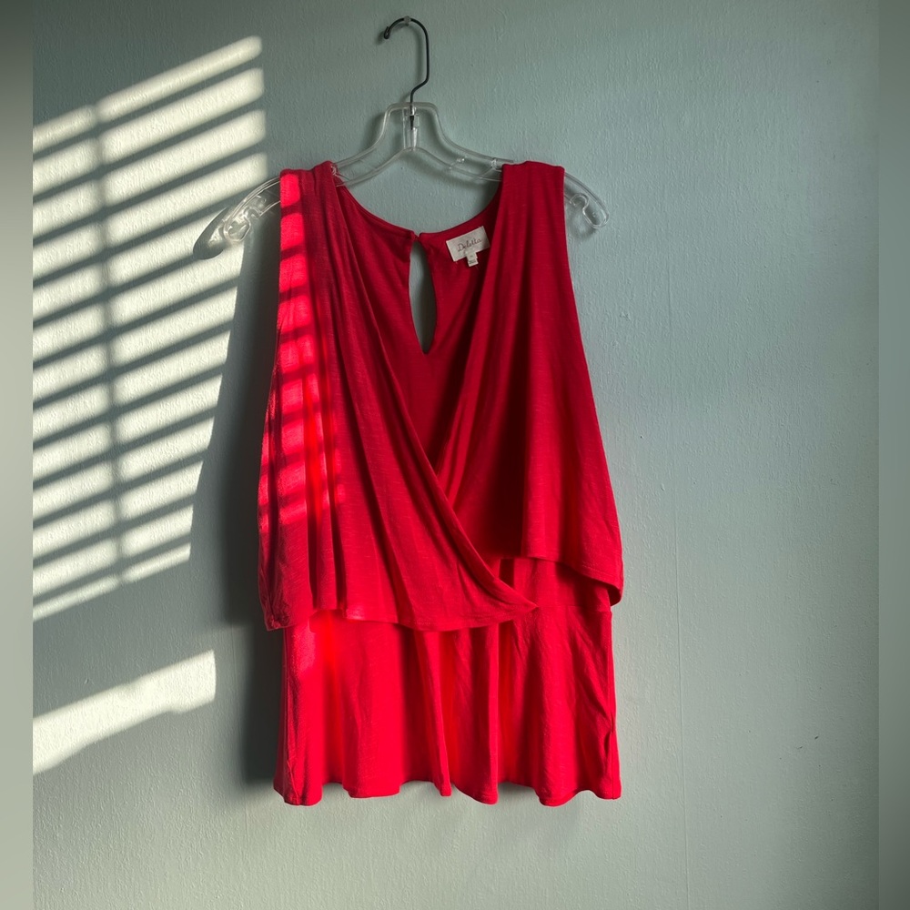 Deletta 2-tiered top